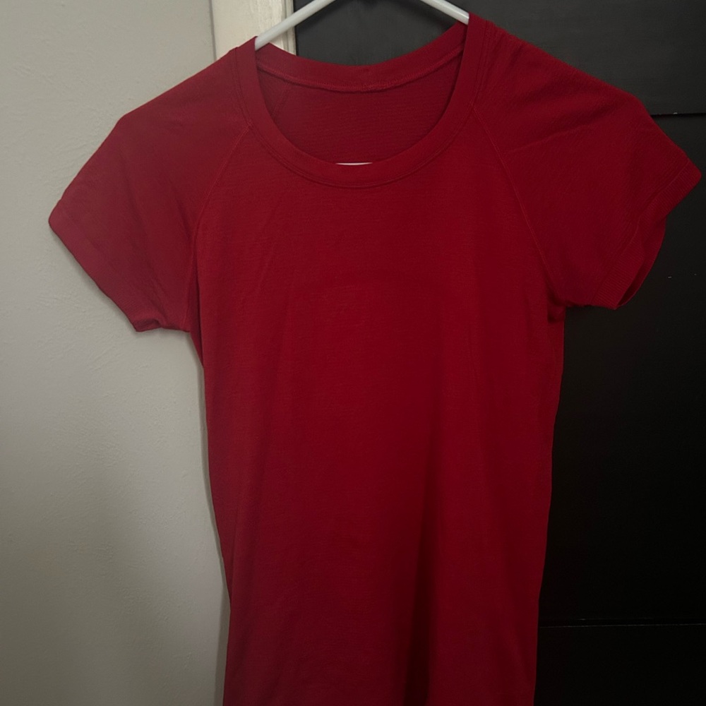 Lululemon Athletica Red Short Sleeve T-Shirt